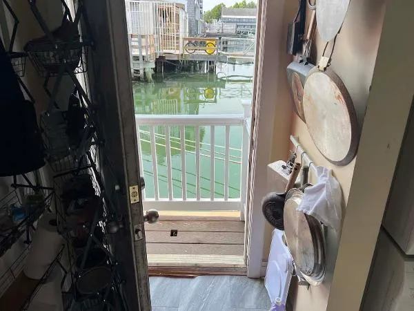 Slide: The Image of Global Boatworks 40 Floating Home 2004 - 5