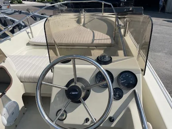 Slide: The Image of Boston Whaler 150 Super Sport 1988 - 8