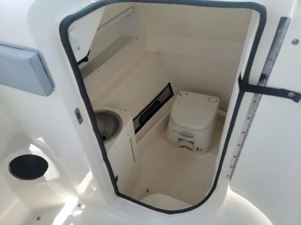Slide: The Image of Sea Ray 270 SDX OB 2016 - 7