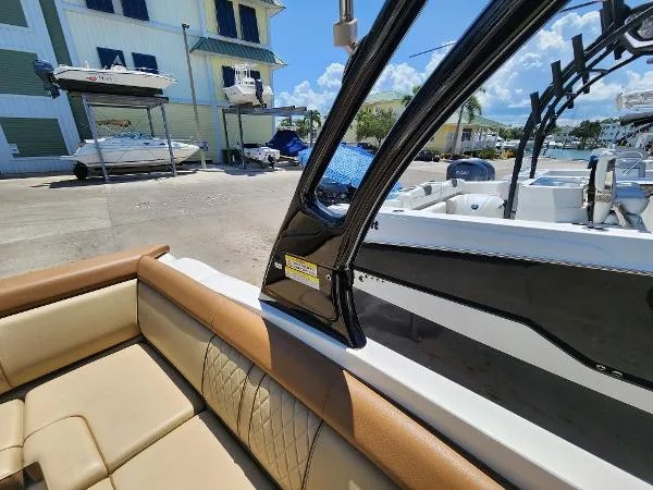 Slide: The Image of Sea Ray 270 Sundeck 2015 - 10