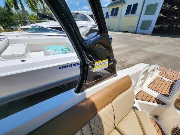 Slide: The Image of Sea Ray 270 Sundeck 2015 - 9