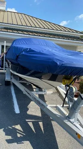 Slide: The Image of Sea Ray 220 Sundeck 2005 - 1