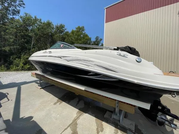 Slide: The Image of Sea Ray 220 Sundeck 2005 - 7
