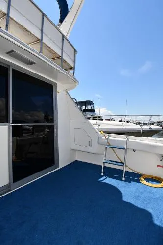 Slide: The Image of Sea Ray 370 Sedan Bridge 1991 - 9