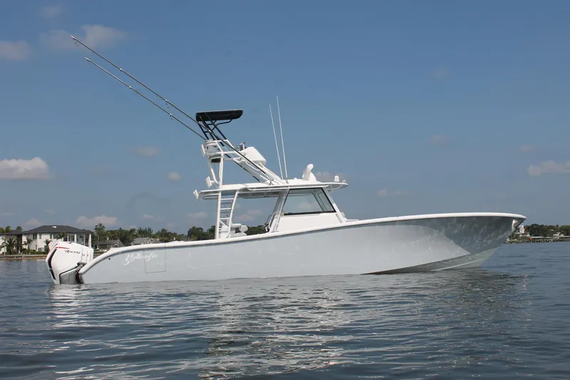 Slide: The Image of Yellowfin 42 Offshore 2020 - 0