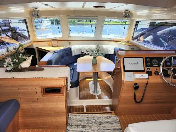 Slide: The Image of PDQ 34 Power Catamaran 2005 - 2
