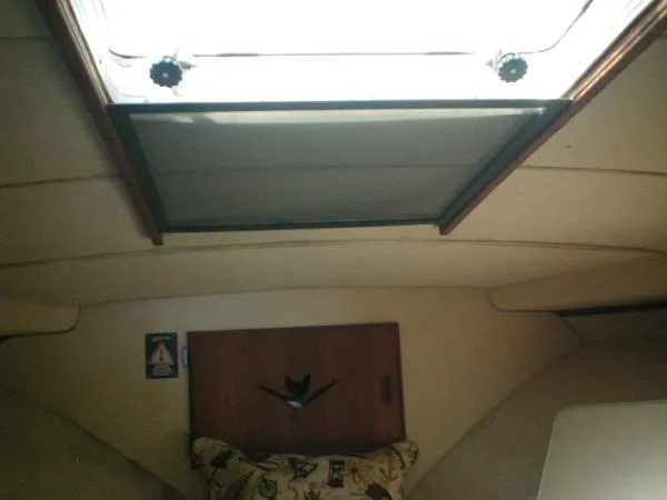Slide: The Image of Bertram 33 Flybridge Cruiser 1987 - 10