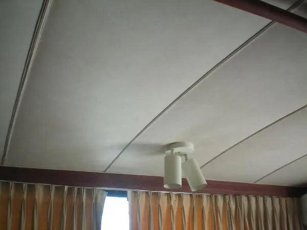 Slide: The Image of Bertram 33 Flybridge Cruiser 1987 - 7