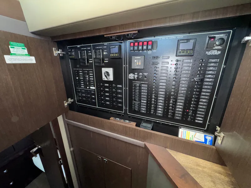 Slide: The Image of Carver Yachts C52 2020 - 29