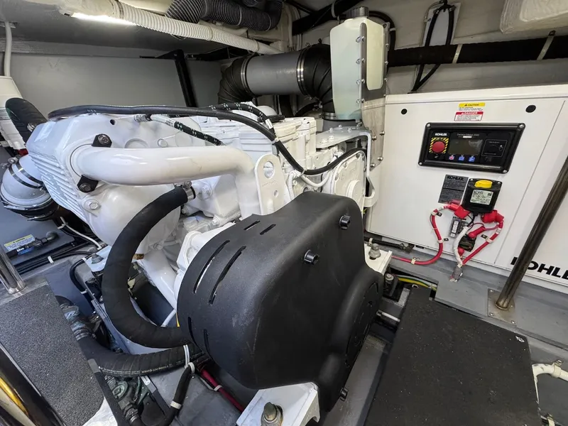 Slide: The Image of Carver Yachts C52 2020 - 33