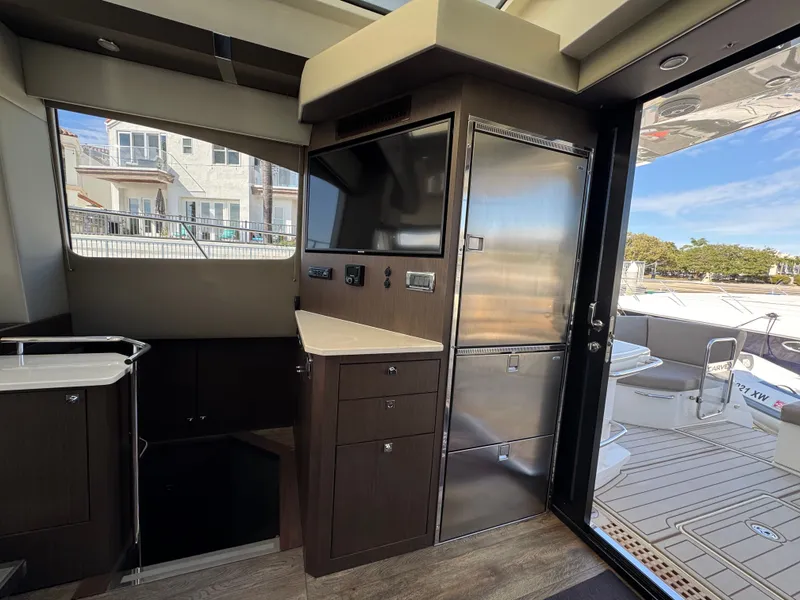 Slide: The Image of Carver Yachts C52 2020 - 8