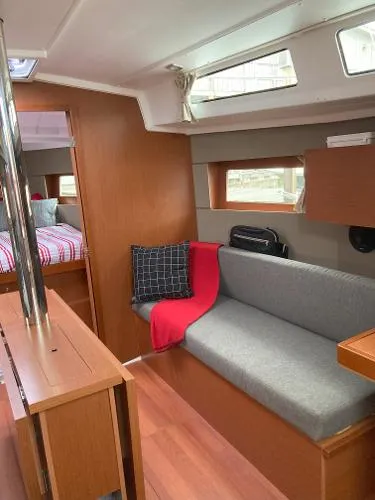 Slide: The Image of Beneteau 38.1 2019 - 9
