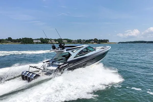 Slide: The Image of Formula 430 Super Sport Crossover 2020 - 2