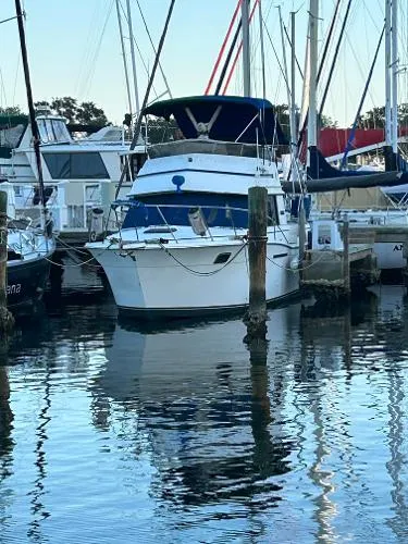 Slide: The Image of Carver Yachts 3207 Aft Cabin 1984 - 1