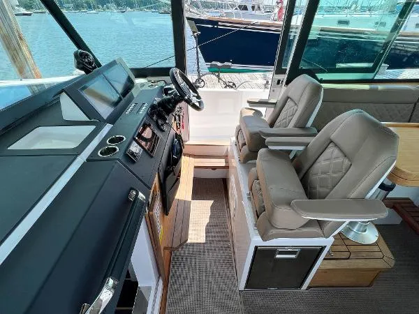 Slide: The Image of Axopar 37 Cabin 2019 - 6