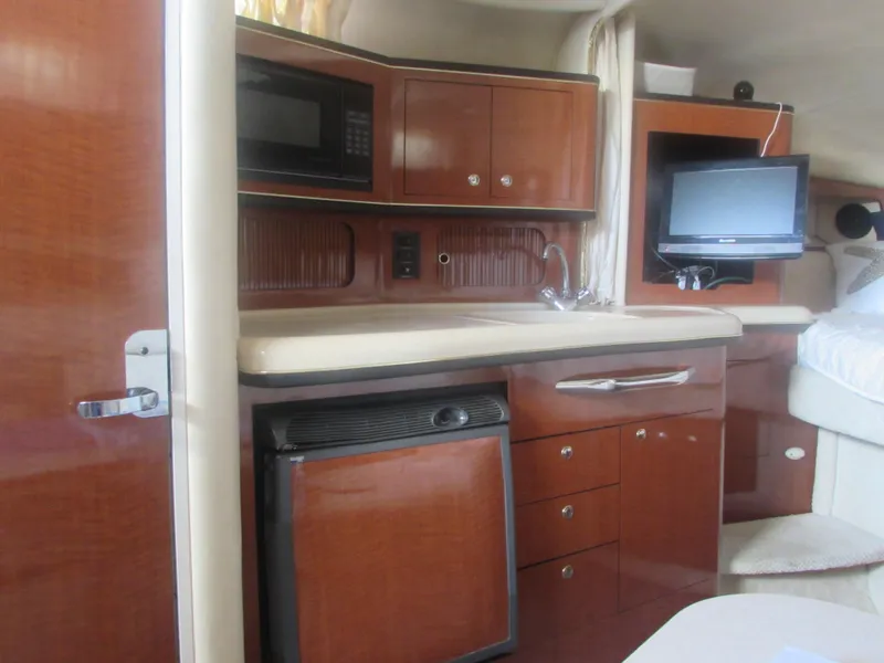 Slide: The Image of Sea Ray 300 Sundancer 2002 - 7