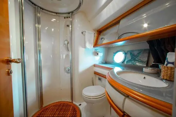 Slide: The Image of Azimut 55E 2006 - 10
