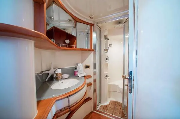 Slide: The Image of Azimut 55E 2006 - 7