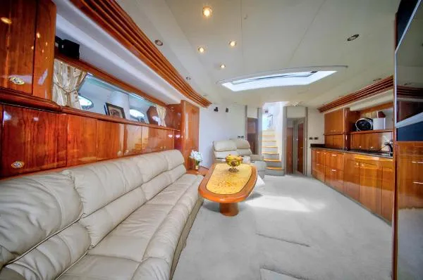 Slide: The Image of Sea Ray 680 Sun Sport 2003 - 8