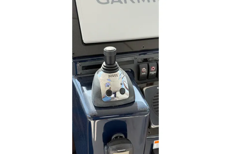Slide: The Image of Joystick control on 2007 Tiara Yachts 3900 Sovran dashboard. - 19
