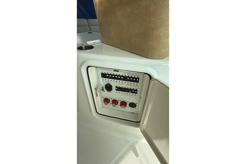 Slide: The Image of Electrical panel on a 2007 Tiara Yachts 3900 Sovran boat. - 34