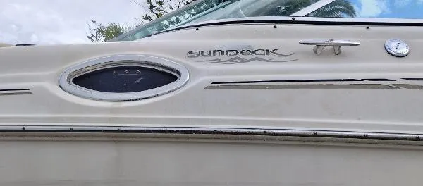 Slide: The Image of Sea Ray SunDeck 2002 - 1
