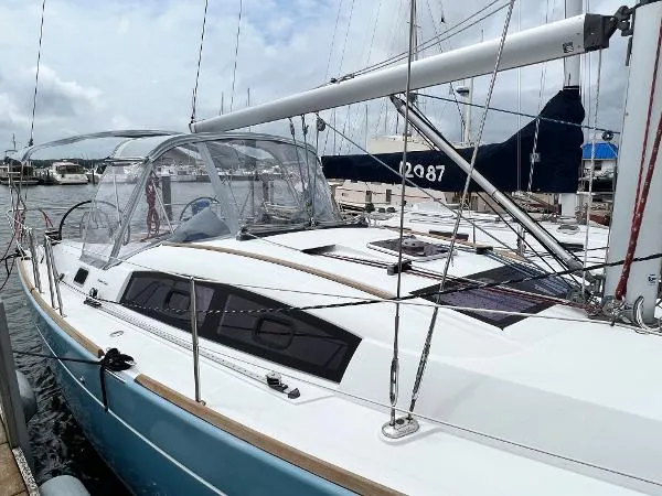 Slide: The Image of Beneteau 40 2011 - 10