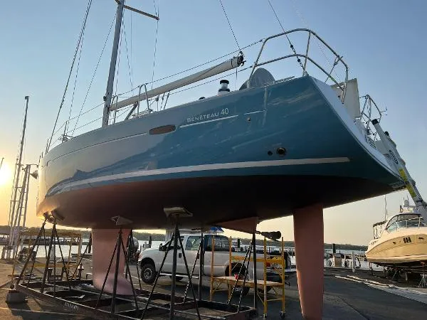Slide: The Image of Beneteau 40 2011 - 8