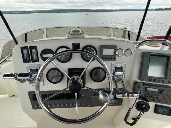 Slide: The Image of Silverton 352 Motor Yacht 1999 - 10
