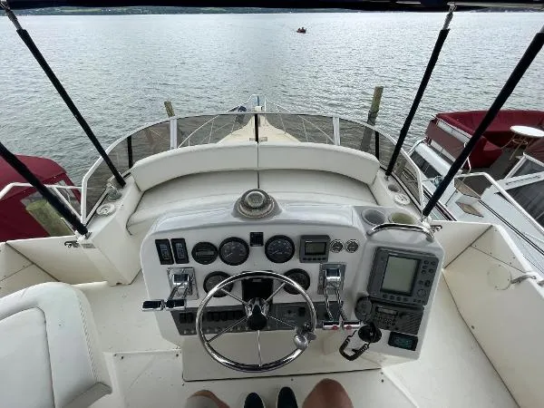 Slide: The Image of Silverton 352 Motor Yacht 1999 - 4