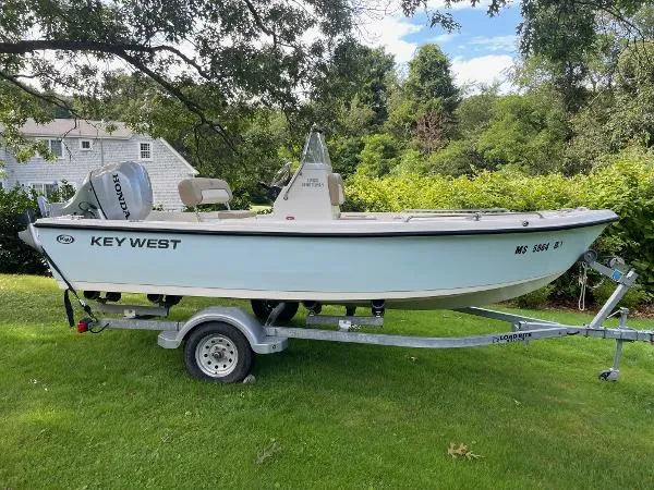 Slide: The Image of Key West 1720 Sportsman 2018 - 0