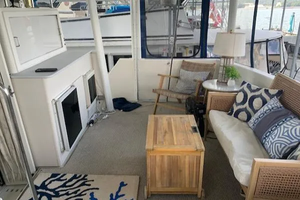 Slide: The Image of Carver Yachts 440 Aft Cabin Motor Yacht 1994 - 10