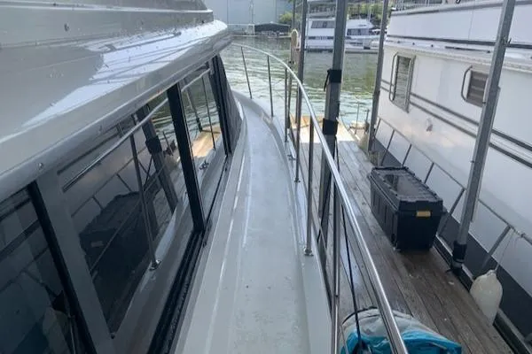 Slide: The Image of Carver Yachts 440 Aft Cabin Motor Yacht 1994 - 5