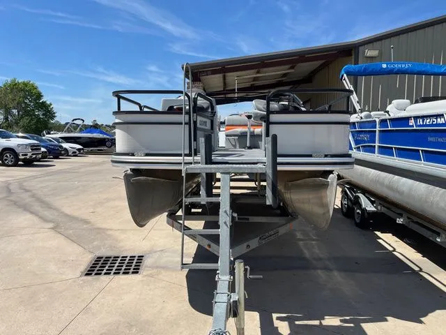 Slide: The Image of Lowe Sf234 2020 - 3