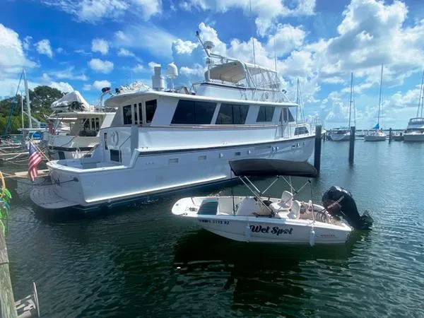 Slide: The Image of Hatteras 67 Cockpit Motor Yacht 1981 - 0