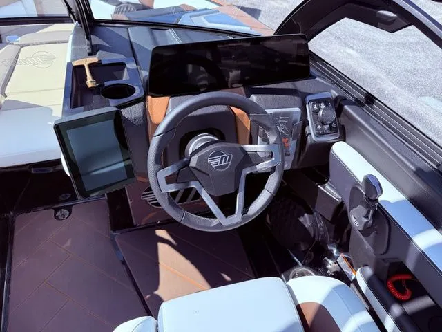 Slide: The Image of Malibu Wakesetter 23 LSV 2026 - 12