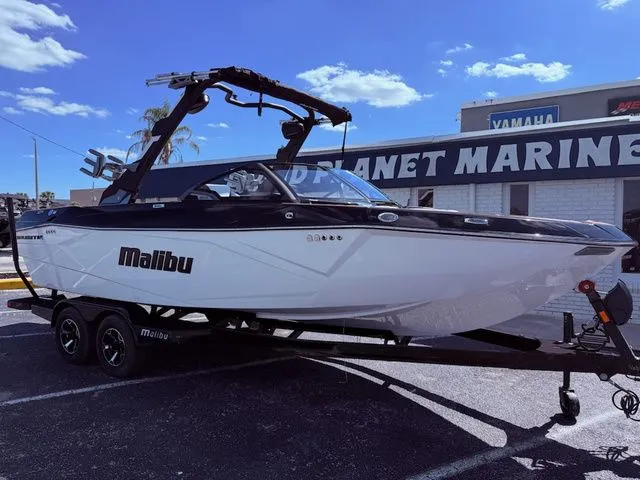 Slide: The Image of Malibu Wakesetter 23 LSV 2026 - 2