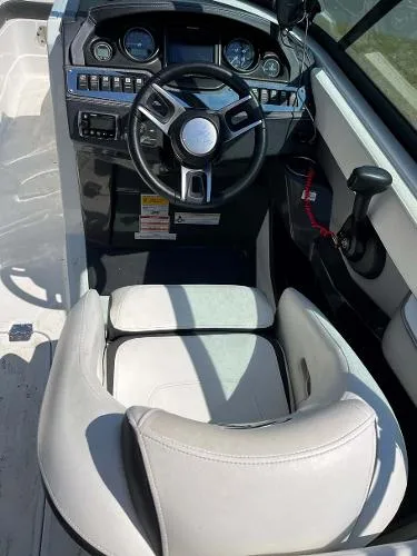 Slide: The Image of Monterey 258 Super Sport 2016 - 8