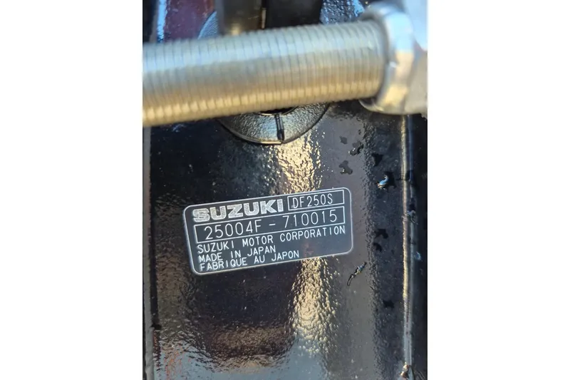 Slide: The Image of Close-up of Suzuki DF250S engine label on Avalon 2785, 2017 model. - 29