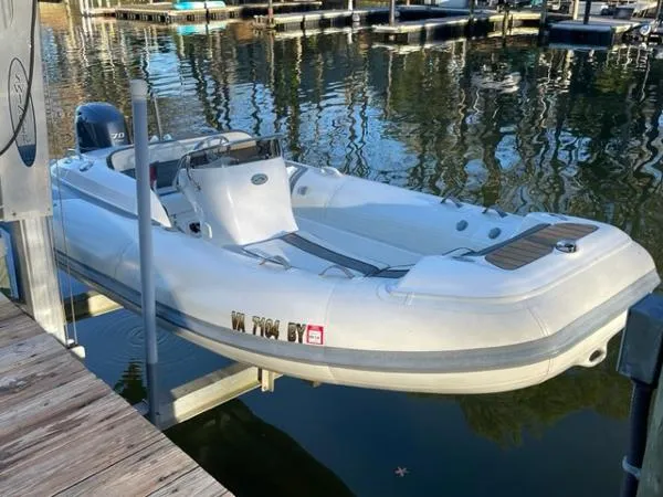 Slide: The Image of Walker Bay Generation 450DLX 2015 - 0