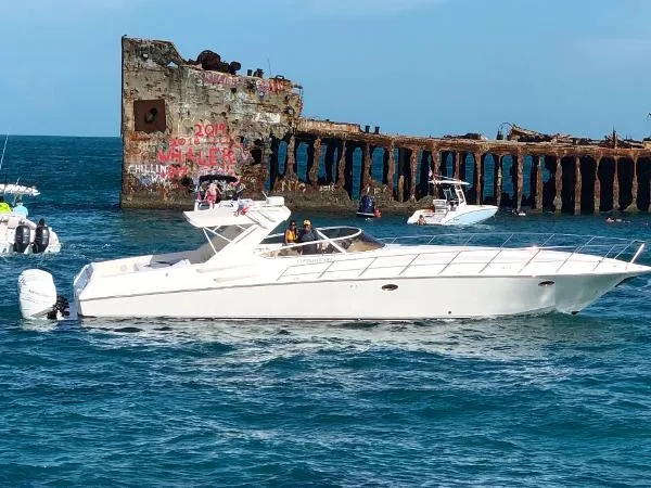 Slide: The Image of Fountain 48 Express Cruiser 2005 - 2