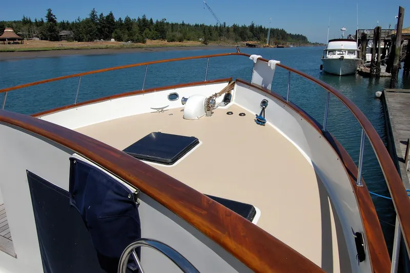 Slide: The Image of Ocean Alexander 50 Pilothouse 1981 on calm waters. - 15