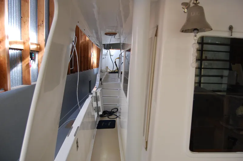 Slide: The Image of Walkway of Ocean Alexander 50 Pilothouse yacht, year 1981. - 31