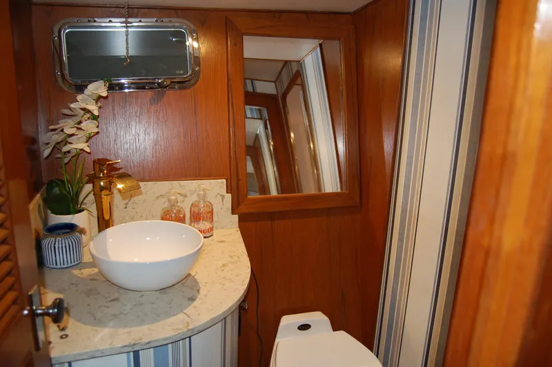 Slide: The Image of Ocean Alexander 50 Pilothouse 1981 - 67