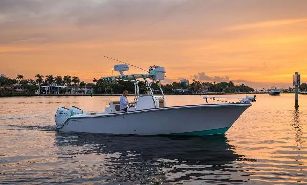 Slide: The Image of Front Runner 26 Center Console 2022 - 1