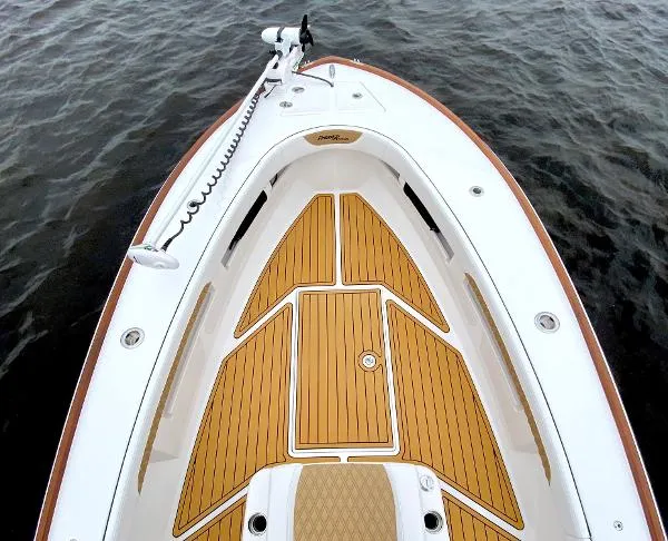 Slide: The Image of Front Runner 26 Center Console 2022 - 11