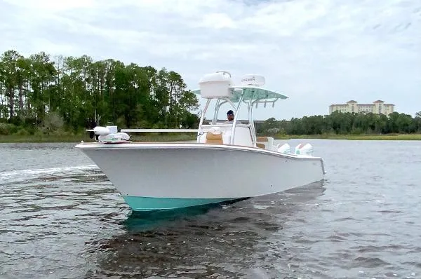 Slide: The Image of Front Runner 26 Center Console 2022 - 3