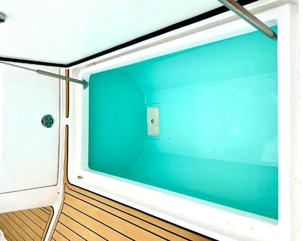 Slide: The Image of Front Runner 26 Center Console 2022 - 6