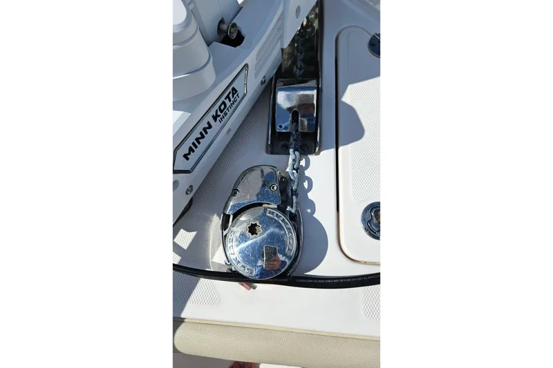 Slide: The Image of 2015 Everglades 255 Center Console boat with Minn Kota anchor system. - 32