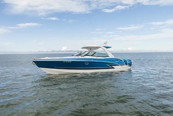 Slide: The Image of Formula 350 Crossover Bowrider 2018 - 9